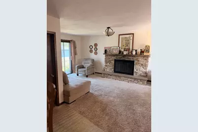 2970 S 99th St, West Allis, WI 53227 - Photo 6