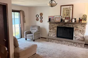 2970 S 99th St, West Allis, WI 53227 - Photo 6