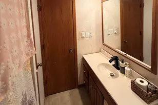 2970 S 99th St, West Allis, WI 53227 - Photo 12