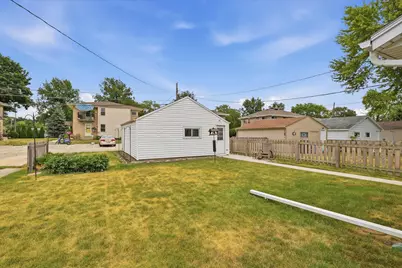 2140 S 109th St, West Allis, WI 53227 - Photo 18