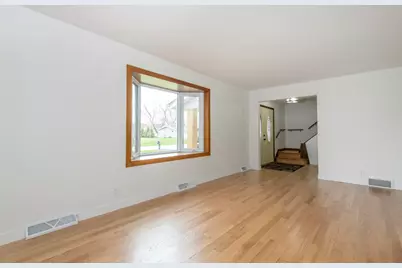 21300  Astolat Dr, Brookfield, WI 53045 - Photo 12