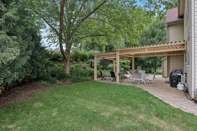 749  Prestwick Ct, Oconomowoc, WI 53066 - Photo 32