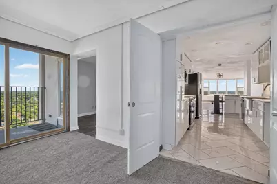 2525 S Shore Dr #25A, Milwaukee, WI 53207 - Photo 6
