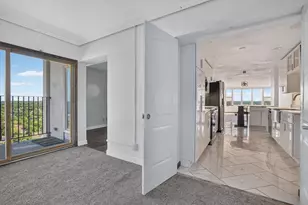 2525 S Shore Dr, Milwaukee, WI 53207 - Photo 6