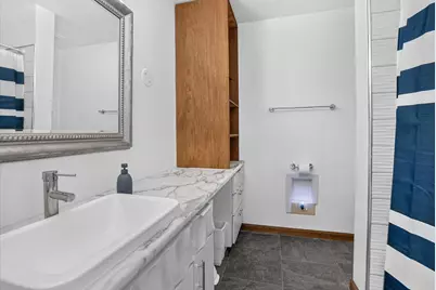 2525 S Shore Dr #25A, Milwaukee, WI 53207 - Photo 22