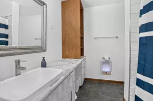 2525 S Shore Dr, Milwaukee, WI 53207 - Photo 22