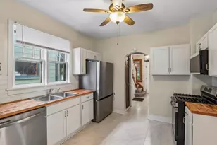 943 N 34th St, Milwaukee, WI 53208 - Photo 10