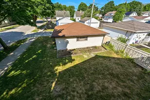 3279 S Adams Ave, Milwaukee, WI 53207 - Photo 32
