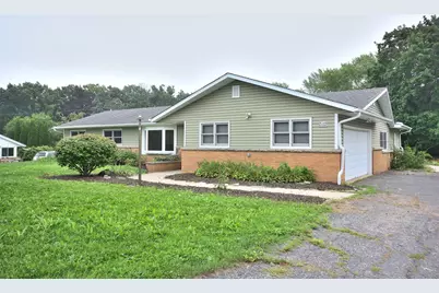 W164N5080  Lone Oak Ln, Menomonee Falls, WI 53051 - Photo 2