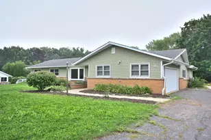 W164N5080 Lone Oak Ln, Menomonee Falls, WI 53051 - Photo 2