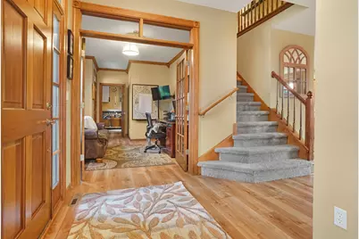 W176N5411  Highridge Dr, Menomonee Falls, WI 53051 - Photo 4