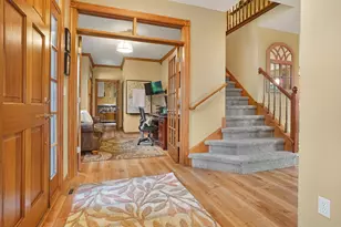 W176N5411 Highridge Dr, Menomonee Falls, WI 53051 - Photo 4