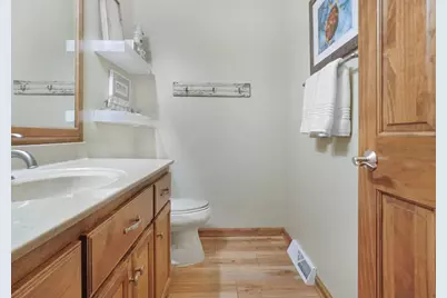 W176N5411  Highridge Dr, Menomonee Falls, WI 53051 - Photo 14