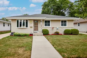 2822 Orchard St, Racine, WI 53405 - Photo 2