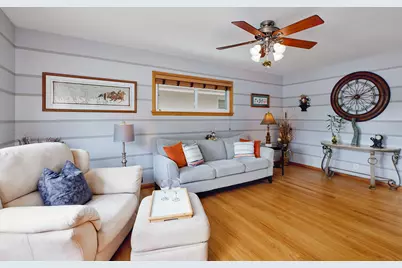 2822  Orchard St, Racine, WI 53405 - Photo 4