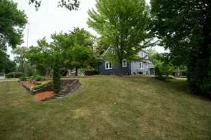 10431 W Courtland Ave, Wauwatosa, WI 53225 - Photo 10