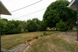 10431 W Courtland Ave, Wauwatosa, WI 53225 - Photo 8