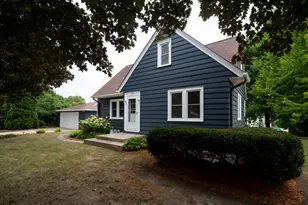 10431 W Courtland Ave, Wauwatosa, WI 53225 - Photo 2