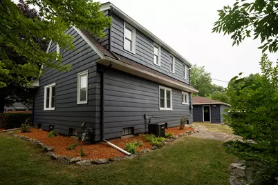 10431 W Courtland Ave, Wauwatosa, WI 53225 - Photo 14