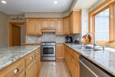 587  Cottonwood Ln, Grafton, WI 53024 - Photo 30