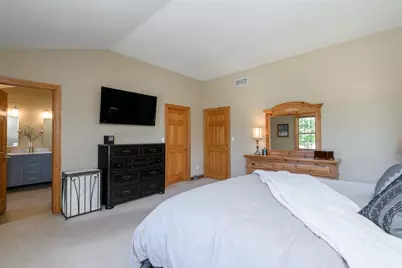 587  Cottonwood Ln, Grafton, WI 53024 - Photo 36