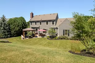587 Cottonwood Ln, Grafton, WI 53024 - Photo 6