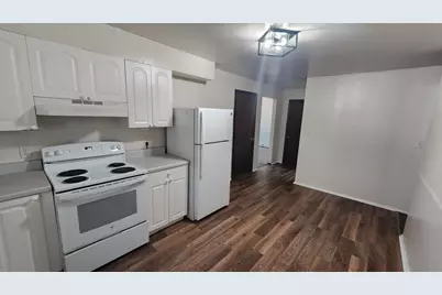 8042  14th Ave, Kenosha, WI 53143 - Photo 6