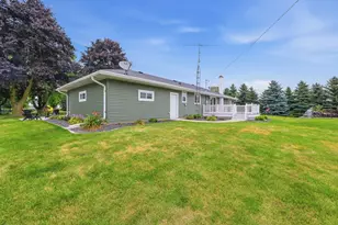 N10470 Meadow Ln, Leroy, WI 53048 - Photo 4
