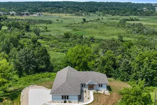 N2521 Preserve Ct, Geneva, WI 53147 - Photo 2