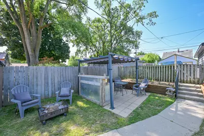 8113 W Townsend St, Milwaukee, WI 53222 - Photo 8