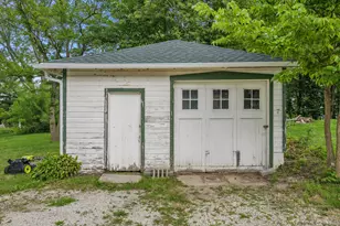 347 Prospect Ave, Pewaukee, WI 53072 - Photo 34