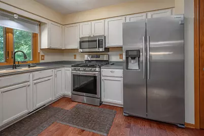8319 S Woodridge Dr, Oak Creek, WI 53154 - Photo 18