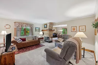 S86W30445  Stonegate Dr, Mukwonago, WI 53149 - Photo 14