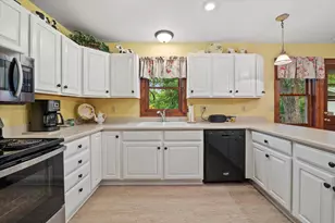 S86W30445 Stonegate Dr, Mukwonago, WI 53149 - Photo 8