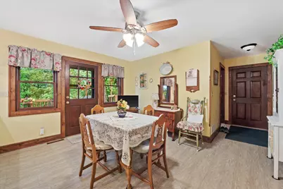 S86W30445  Stonegate Dr, Mukwonago, WI 53149 - Photo 10