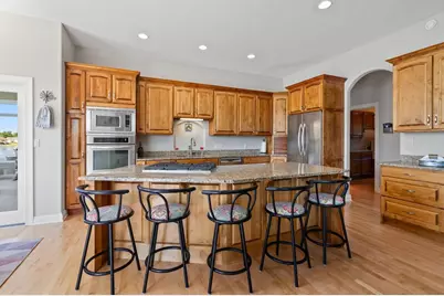 387  Still Water Ct, Dousman, WI 53118 - Photo 10