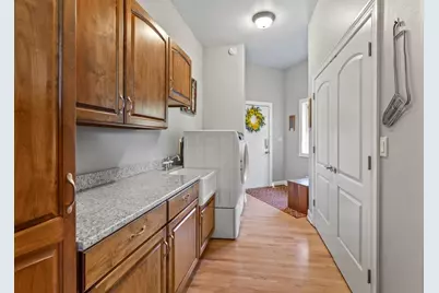 387  Still Water Ct, Dousman, WI 53118 - Photo 14