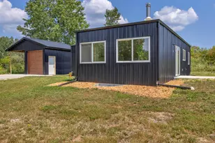 909 Page Ct, Sheboygan, WI 53081 - Photo 2