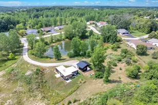 909 Page Ct, Sheboygan, WI 53081 - Photo 6