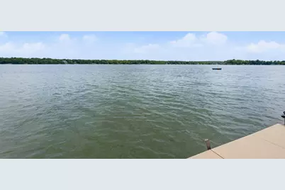 2564 N Huebner Rd, Summit, WI 53066 - Photo 12