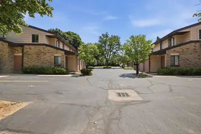 405  Cheviot Chase - #1, Waukesha, WI 53186 - Photo 2