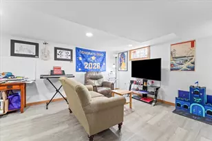 1136 N 8th Ave, West Bend, WI 53090 - Photo 8