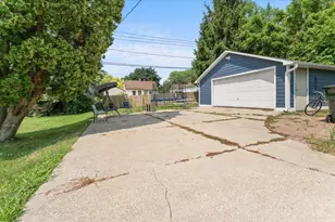 1136 N 8th Ave, West Bend, WI 53090 - Photo 18