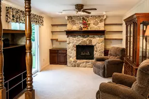 4707 S 81st St, Greenfield, WI 53220 - Photo 8