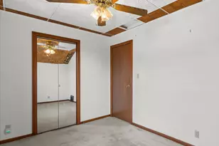 3745 S Whitnall Ave, Milwaukee, WI 53207 - Photo 16