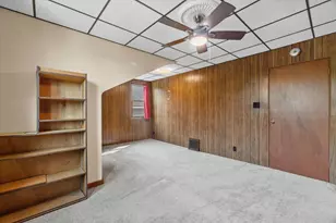 3745 S Whitnall Ave, Milwaukee, WI 53207 - Photo 20