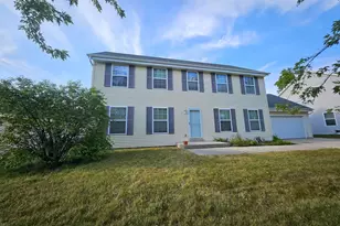 588 E Randy Rd, Oak Creek, WI 53154 - Photo 2