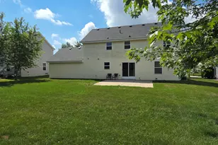 588 E Randy Rd, Oak Creek, WI 53154 - Photo 4