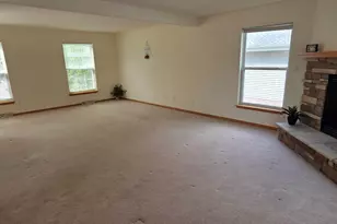 588 E Randy Rd, Oak Creek, WI 53154 - Photo 8