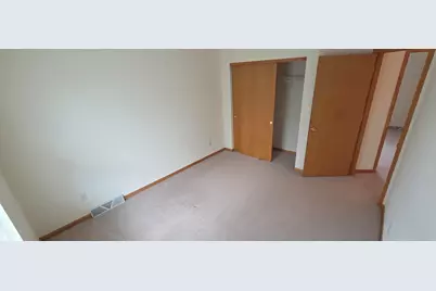 588 E Randy Rd, Oak Creek, WI 53154 - Photo 28
